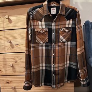 Men’s Medium Levi’s Button Up
